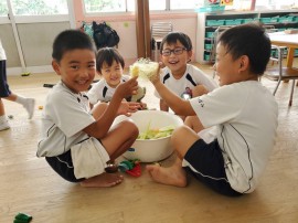 年長組　とうもろこし収穫